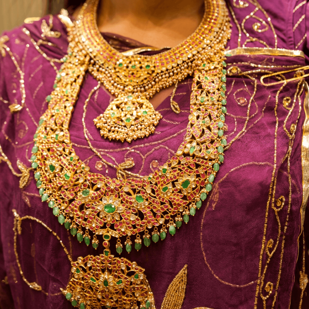 Close-up Bridal Kundan Choker & Borla — Siddhivinayak Jewellers