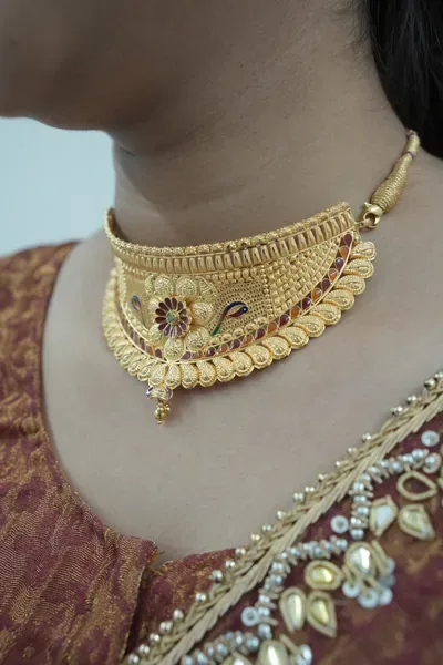 Solid Gold Choker Close-Up — Siddhivinayak Jewellers