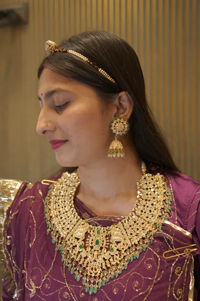 Emerald Border Kundan Choker — Siddhivinayak Jewellers