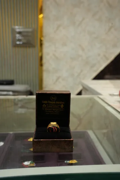 Gents 22K Gold Signet Ring — Siddhivinayak Jewellers