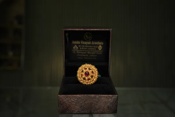 Round Kundan Cocktail Ring — Siddhivinayak Jewellers