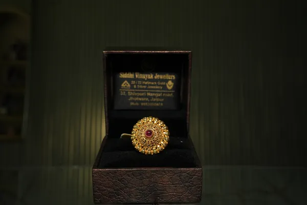 Sunburst Gold Cocktail Ring — Siddhivinayak Jewellers