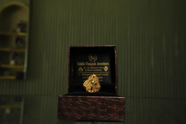 Filigree Knot Gold Ring — Siddhivinayak Jewellers